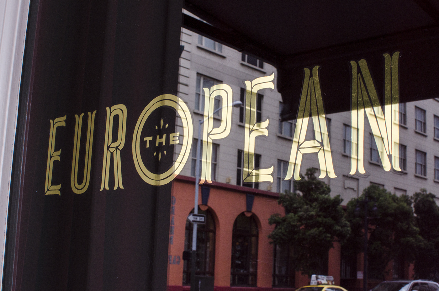 The European gold on glass sign