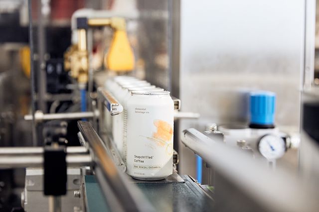 It's always exciting to see our designs come to life on the production line. Learn more about the behind-the-scenes of our collaboration with @elementalbevco through the link in our bio, and many thanks to @communicationarts for the feature!