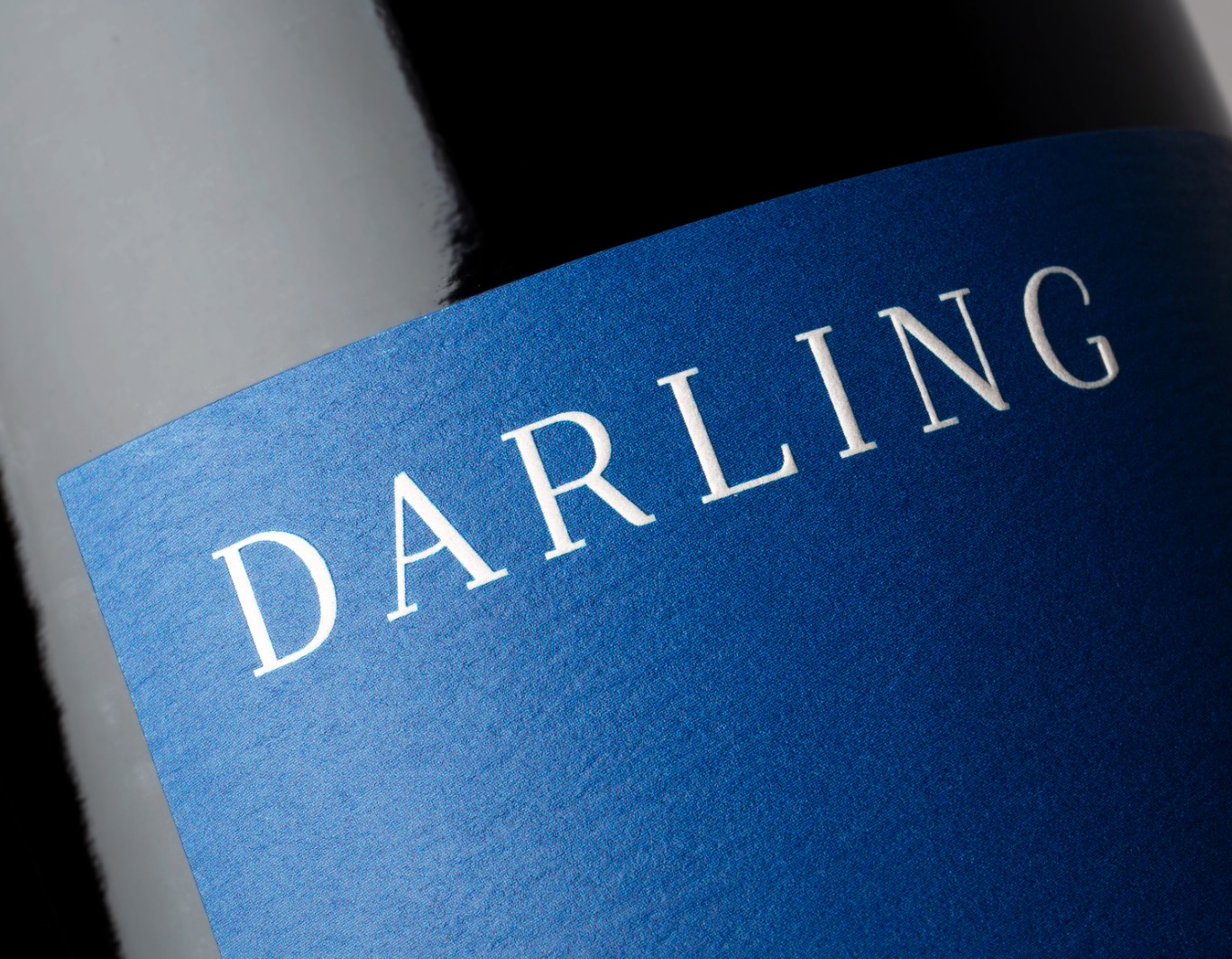 Crop of front label on a wine bottle with Darling Wines logo
